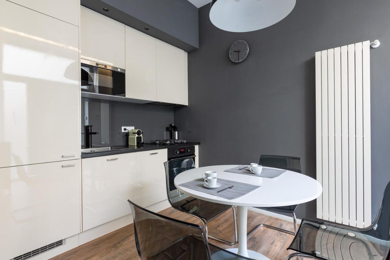 Apartment Tricolore Modern And Cozy